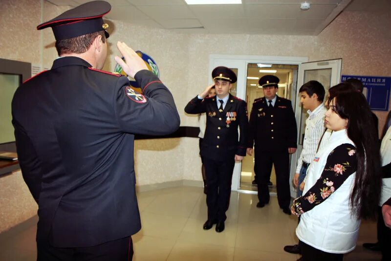 Начальник омвд россии по черкесску. Омвд черкесск. Начальник полиции черкесска. Карабашев бисар. Дневалов михаил михайлович мвд.