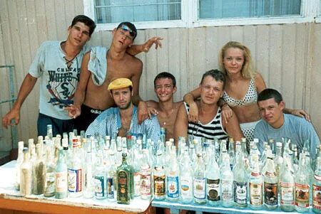 Где пьет толпа все родники отравлены чья