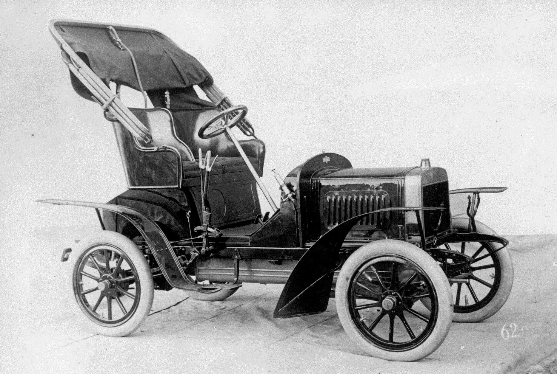 1 автомобиль шкода. Laurin & Klement машины. Автомобиль Шкода voiturette 1905 года. Автомобиль Laurin and Klement voiturette 1905 года. Skoda 1895.