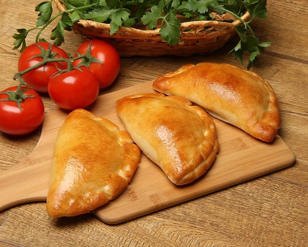 Пирожки фото. Пирожки печеные, ватрушки, расстегаи, кулебяки. Пирожки с мясом. Расстегай с мясом. Пироги расстегай.