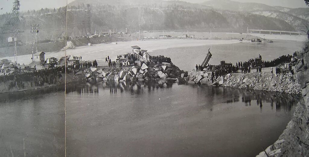 Гэс перекрыли. Воткинская гэс чайковский. Гэс перекрыли. Бурейская гэс плотина. Красноярская гэс 1963.