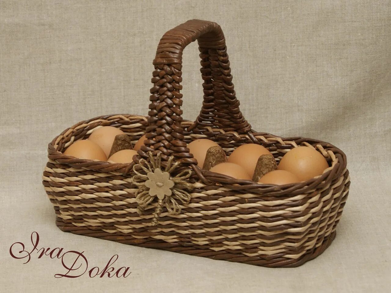 Переплетение яичных. Пасхальное яйцо поделка. Корзина из трубочек газетных для яиц. Яйцо оплетенное сеткой бисер. Пасхальные поделки.