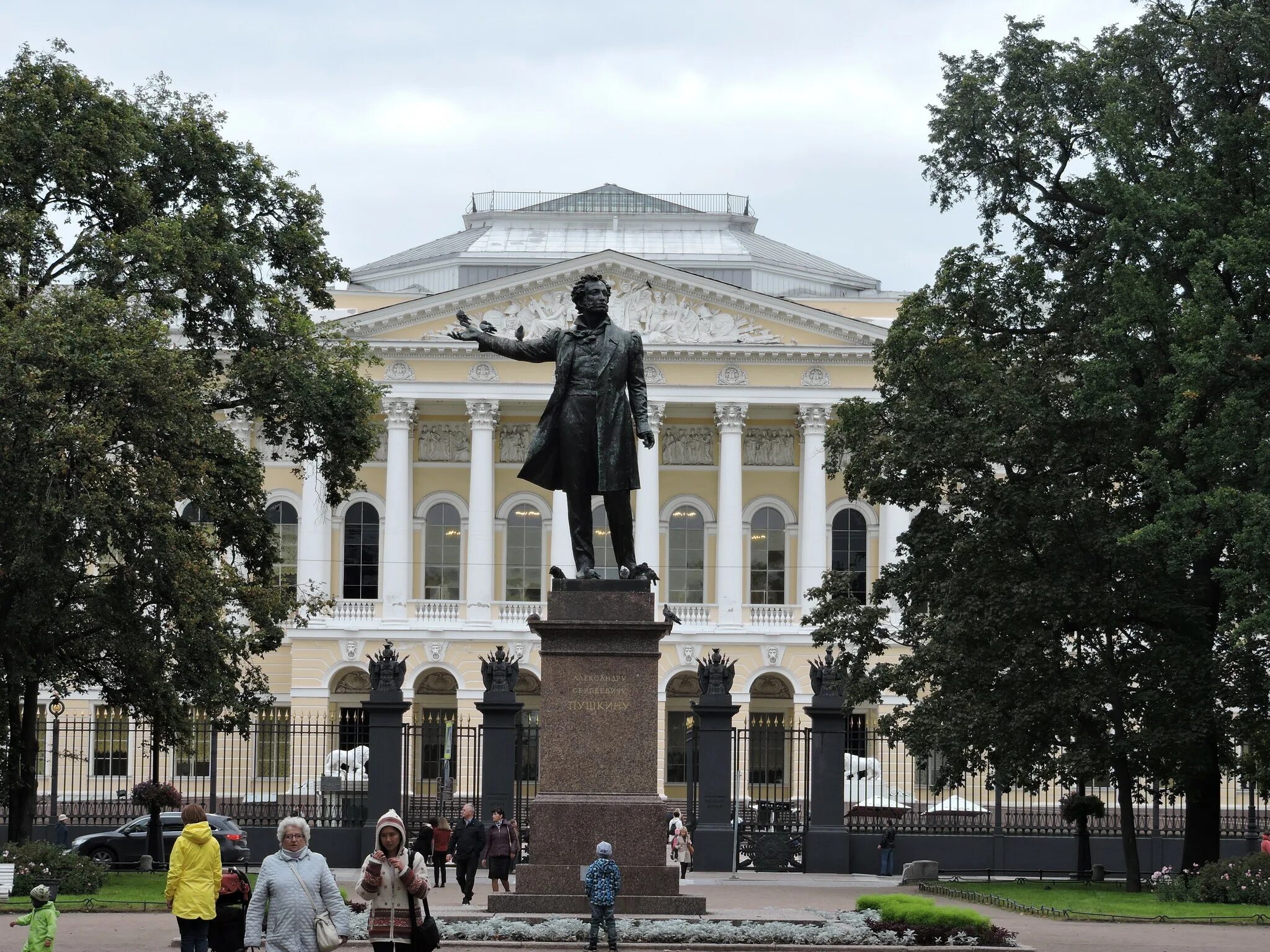 Площадь искусств история. Михайловская площадь спб. петербург михайловская площадь. михайловская площадь искусств. музей на площади искусств в санкт-петербурге.