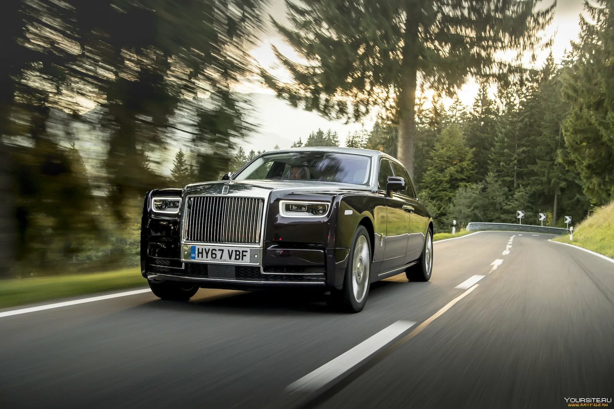 Песня черный ролс ролс. Rolls-Royce Phantom (VII). Rolls Royce Phantom 8 EWB. Rolls-Royce Phantom VIII. Роллс Ройс Фантом 2017.