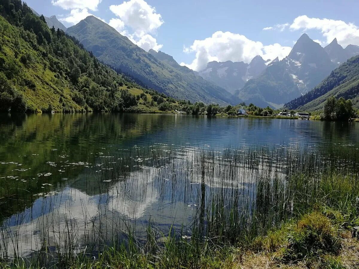 Озеро кара кель домбай. Тебердинский заповедник озеро кара кель. Озеро каракель в теберде. Тебердинский заповедник озеро кара кель. Озеро каракель в теберде.