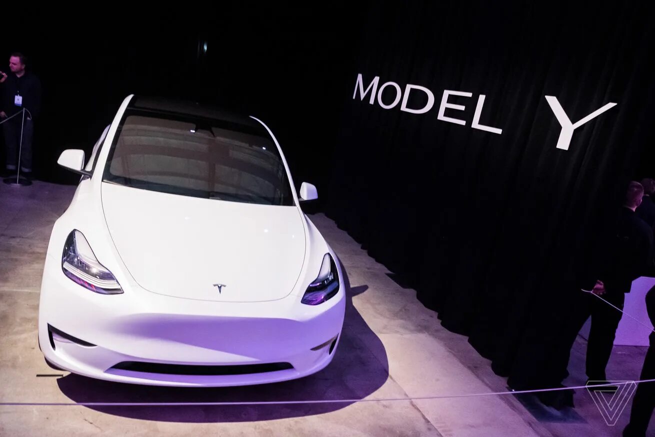 Tesla Full self-Driving Beta. Тесла y перфоманс. Tesla model y. Тесла в темноте.