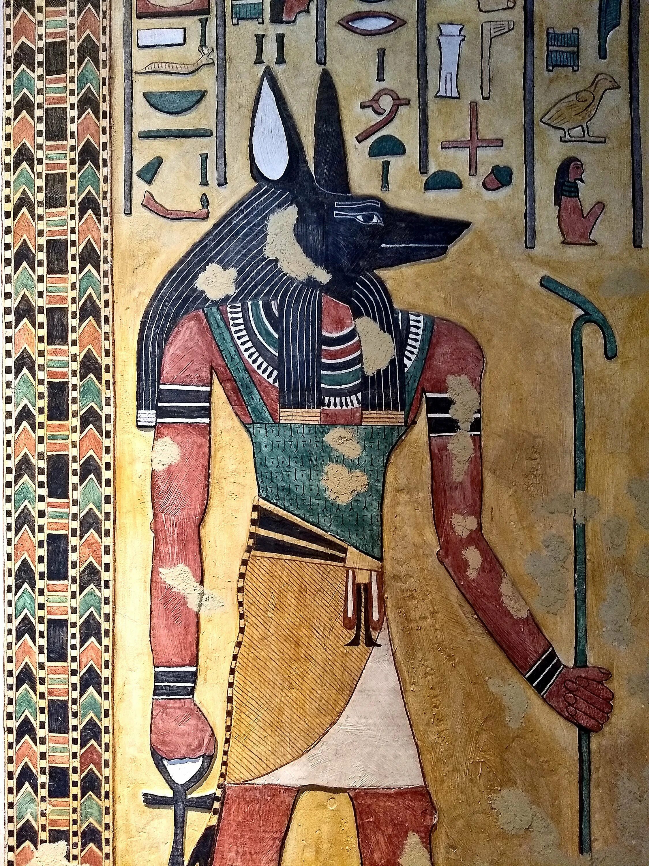 Египет люди боги. Бог анубиас древний Египет. Древние Египт Бог анубиусе. Анубис с древнеегипетского. Бог сет и Анубис в древнем Египте.
