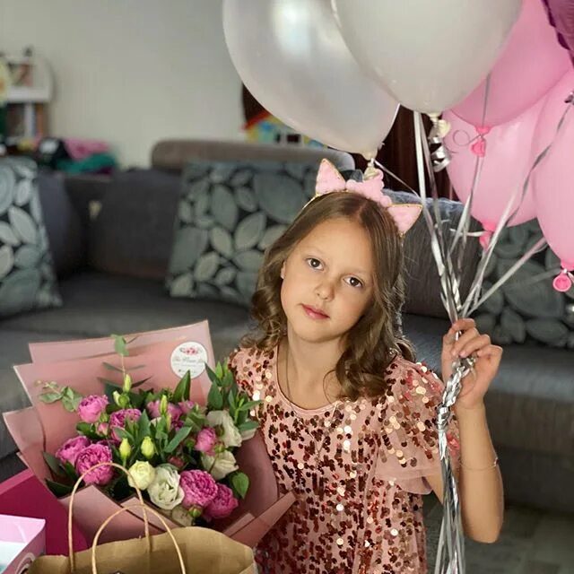 амелька карамелька 2022. Amelka karamelka ноги. сколько сейчас лет амельке карамельке. сколько сейчас лет амельке карамельке. канал амелька карамелька канал амелька карамелька.