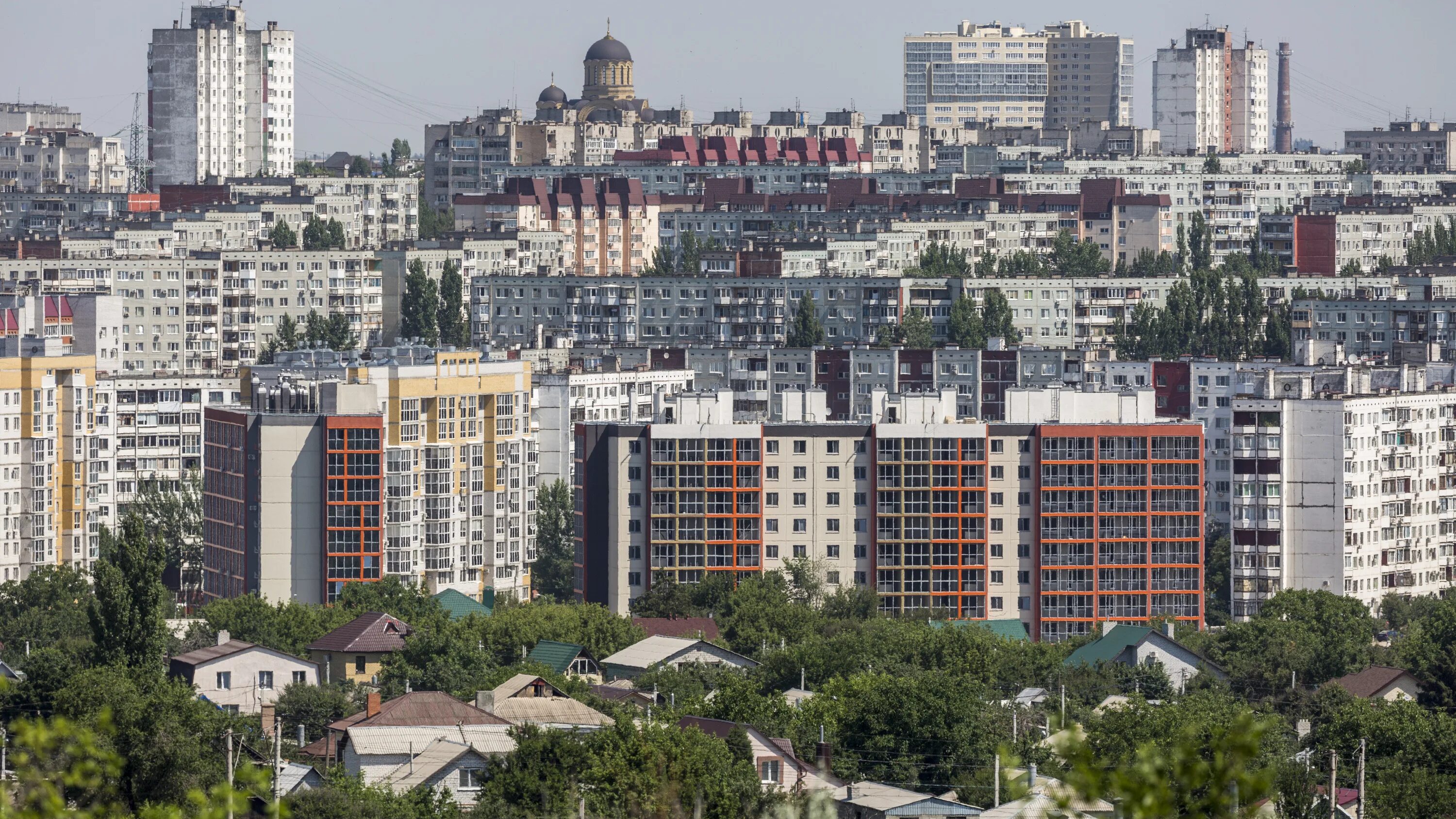 Свет волгоград почему нет. Волгоград вымирающий город. Волгоград город миллионник. Вид на крыши Волгограда. Депрессивный Волгоград.