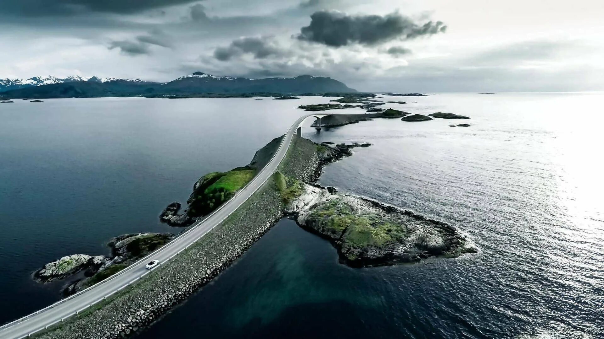 Атлантический океан самые большие острова. Атлантик роуд в Норвегии. Мост Атлантик роуд Норвегия. Атлантическая дорога в Норвегии. Атлантическая дорога мёре-ОГ-Ромсдал.