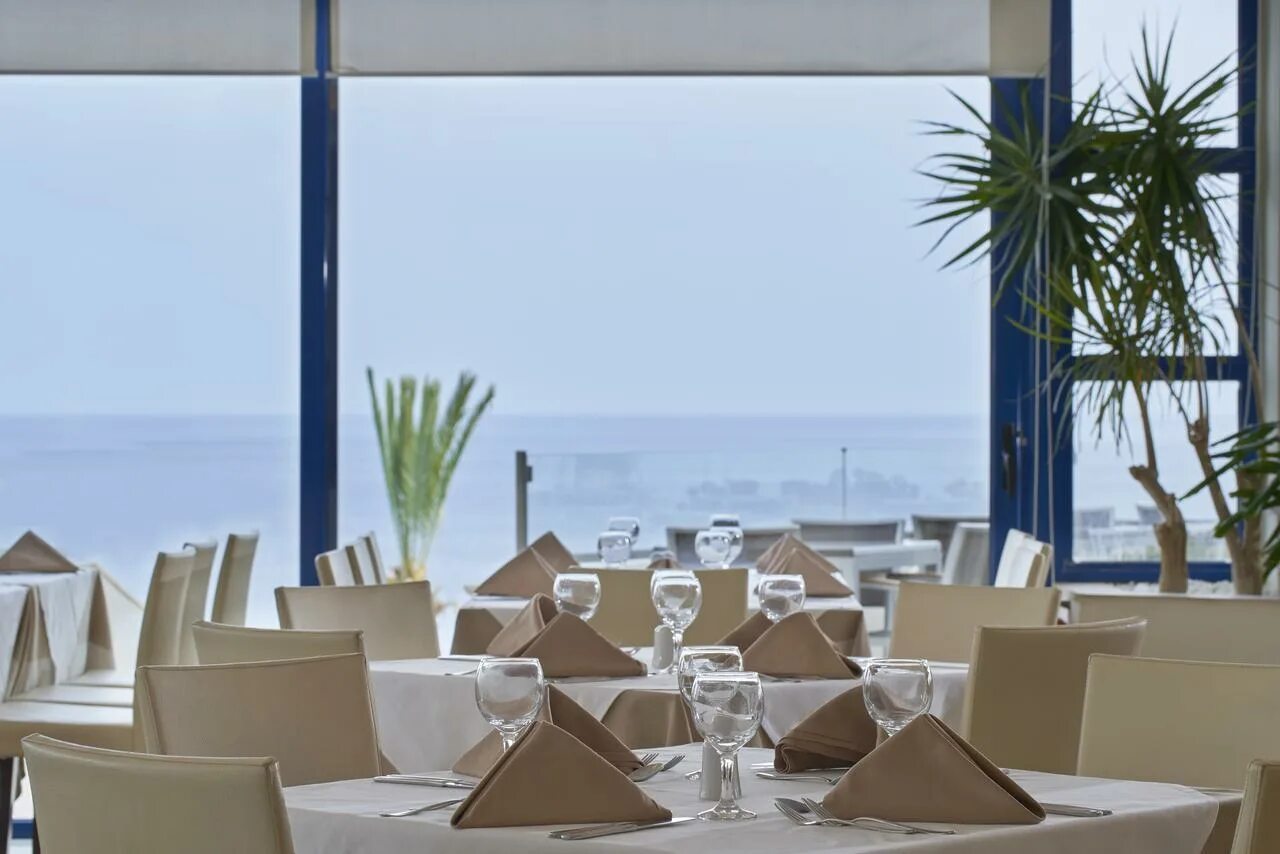 Rodos princess beach hotel. Принцесса бич отель. Отель на родосе линдос принцесс. Принцесса бич отель. Rodos princess beach hotel.