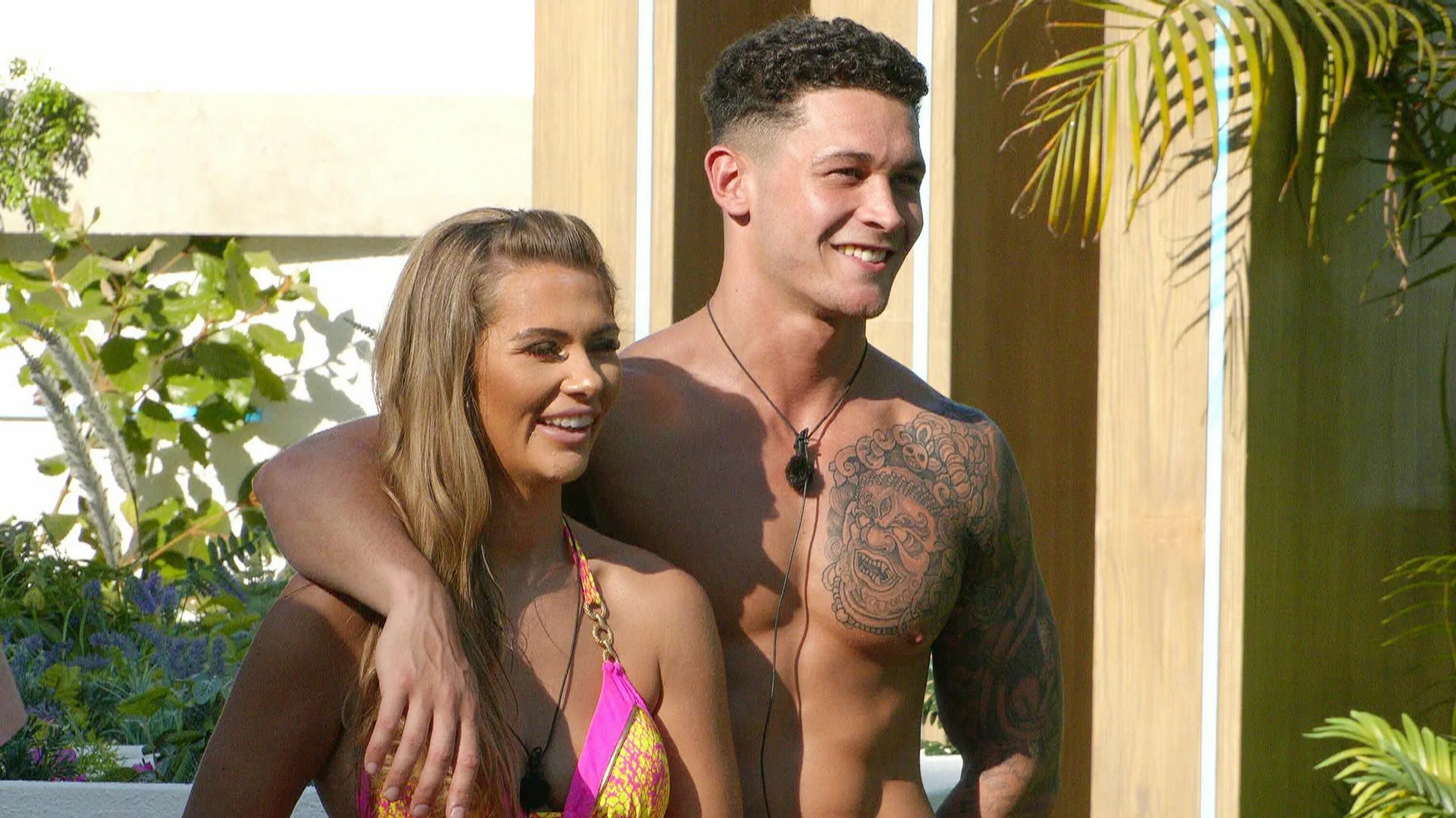 Остров любви шоу. Пейдж терли остров любви. Love island 4. Love island +18. Love island 4.