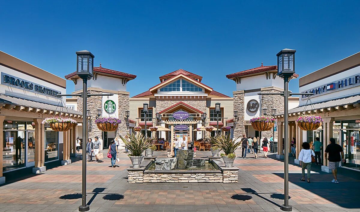 Outlets com. San Francisco Premium Outlets. Livermore Outlets. Аутлет архитектура. Shinhen Premium Outlet.