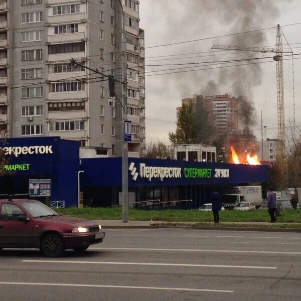 Заревой проезд 12. Перекресток Медведково. Перекресток у метро Медведково. Магазин перекресток Медведково. Заревый 14/12 перекресток.