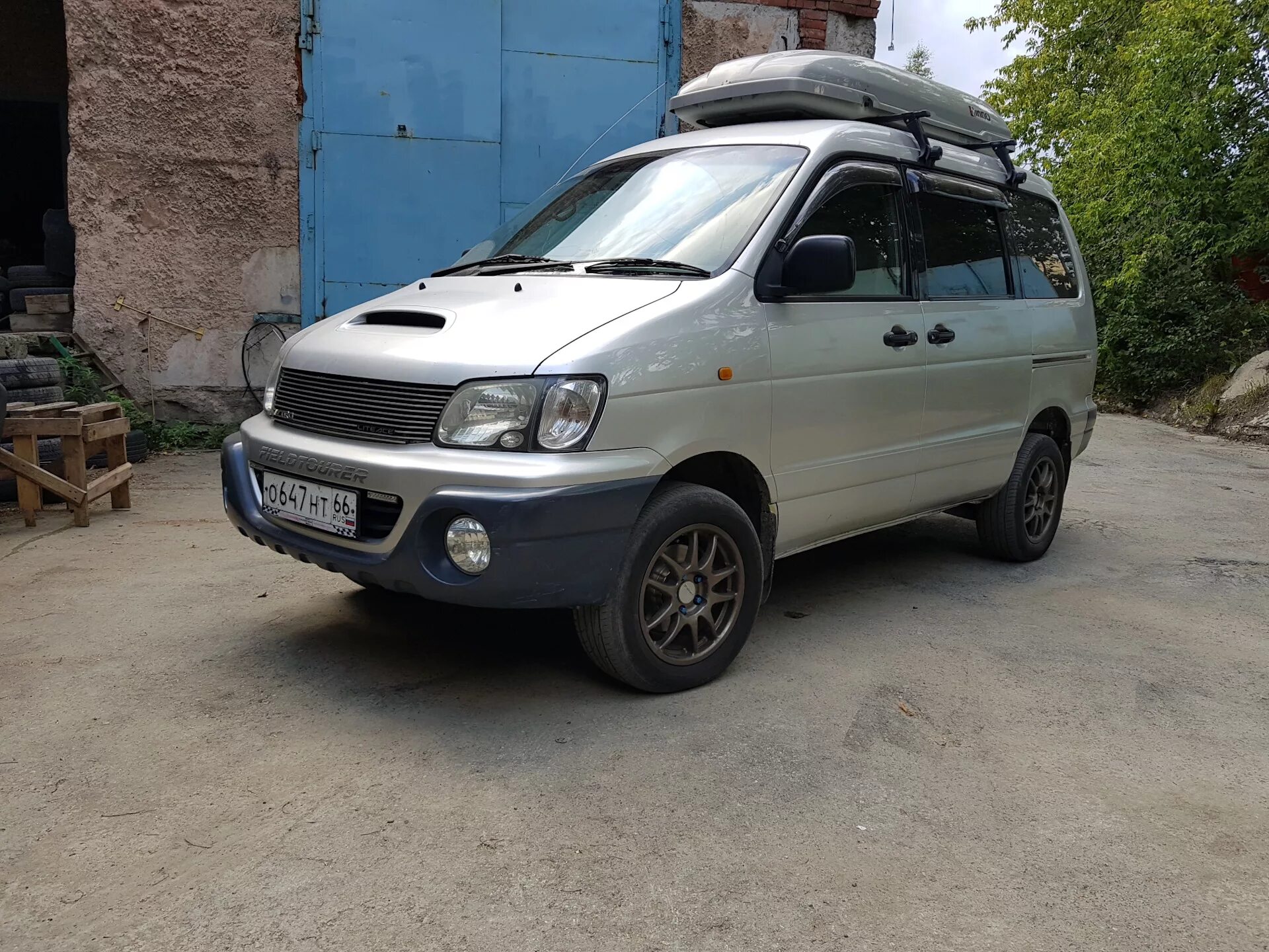 Таун айс 2000. Toyota Town Ace Noah. Toyota Town Ace 2000. Таун айс Ноах 2000. Тойота Таун айс 2000 года.