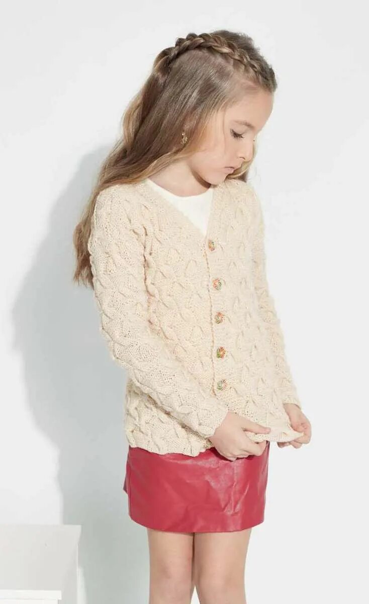 Светланы волковой bloomsbury kids. Вязание для девочки подростка. Вязаная туника для девочки спицами. Бруклин твид vika. Вязаный джемпер для девочки.