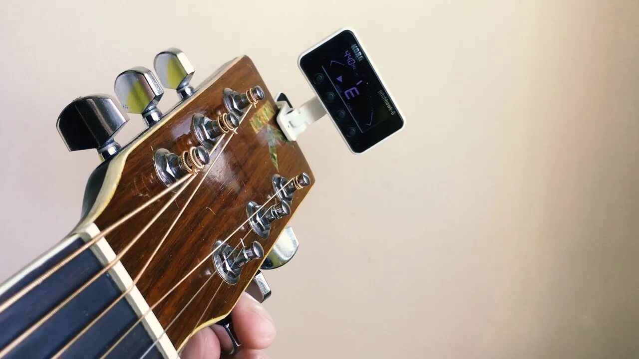 Регулировка гитары. Настроить гитару. Настроить струны на гитаре. Анкерный стержень гитары регулировка. Guitar tuner для 6 струнной гитары андроид.