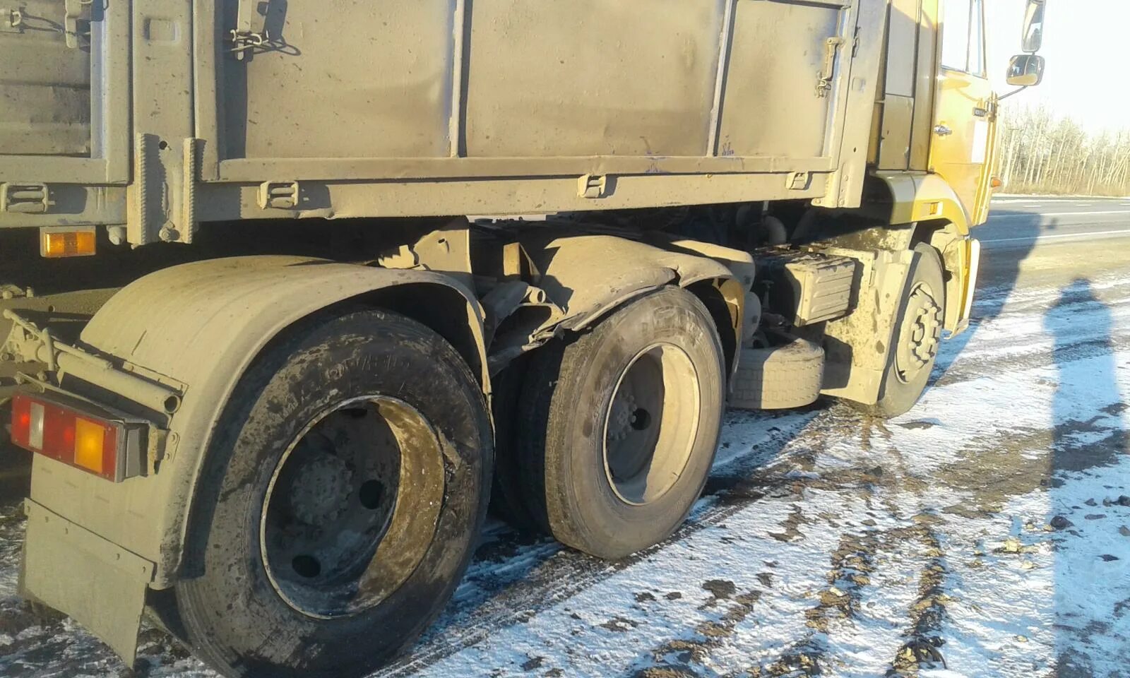 Камазы самарская область. Авария на м5 в Исаклинском районе. ДТП м5 Исаклинский район. Сегодняшнее ДТП В Самаре КАМАЗ БМW X 5. КАМАЗ регион 45.