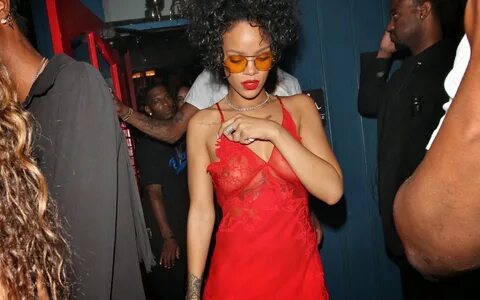 Slideshow rihanna nips.