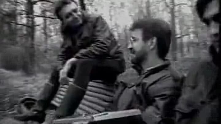 Бутусов и шевчук. Клип осень кто снимался. Шевчук осень клип. Осень 1991. Ддт осень кинчев бутусов шевчук.