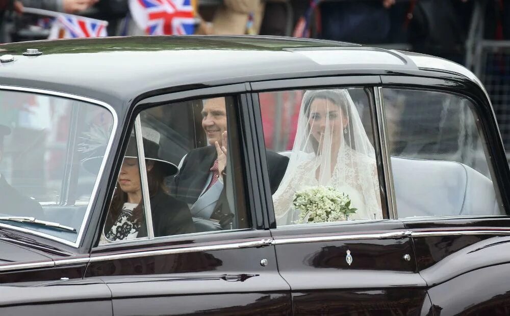 Миддлтон замуж вышла. Свадьба принца Уильяма и Кэтрин Миддлтон. Кортеж принца Уильяма. Kate Middleton Wedding Westminster. Kate Middleton Wedding Westminster Abbey.