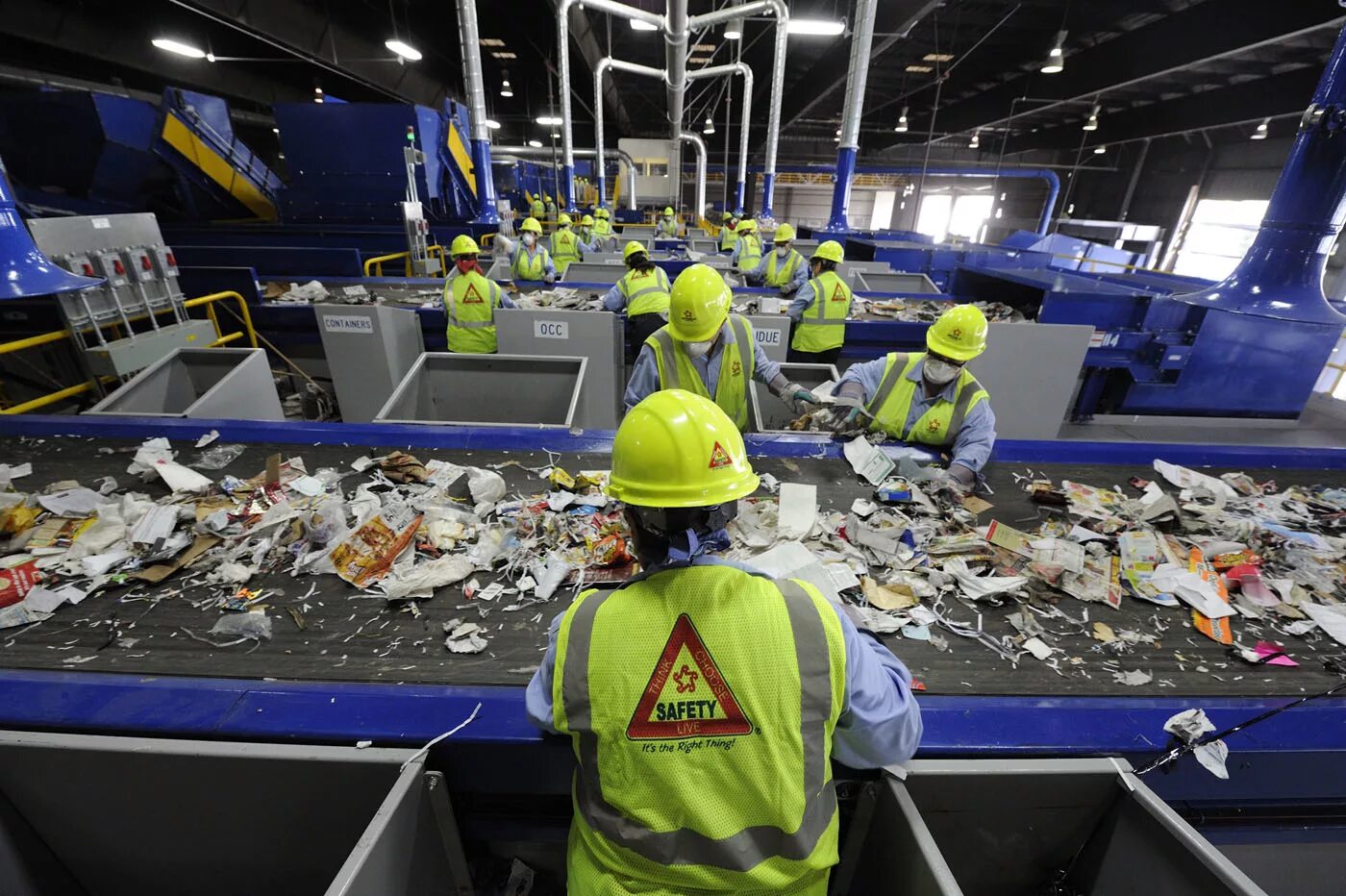 Переработка биомусора. Утилизация мусорамусора. Переработка промышленных отходов.