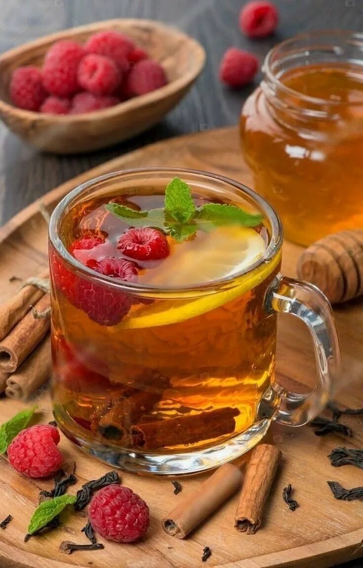 Чай. Чай с ягодами. Малина корица. Варенье малина. Малина душистая куст.