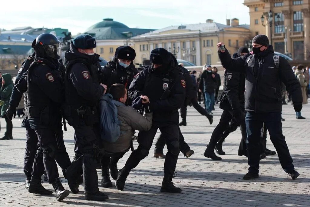 Военные протесты. Митинг. Митинги в России. Антивоенные протесты в Москве. Города россии митинг