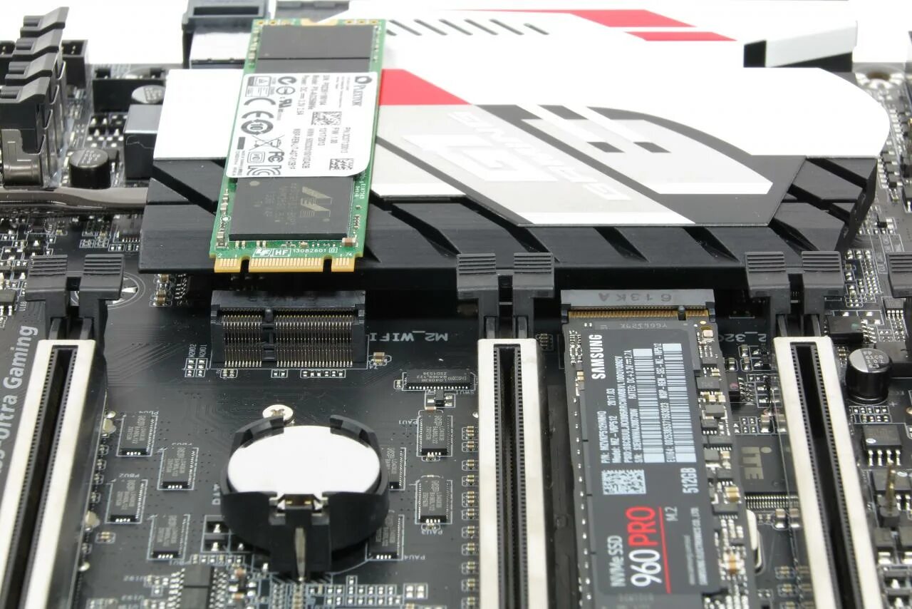Установка m2 nvme. Слот m.2 для ssd. слот под m2 ssd. ssd m2 nvme slot. m.2 ssd 2280 слот.