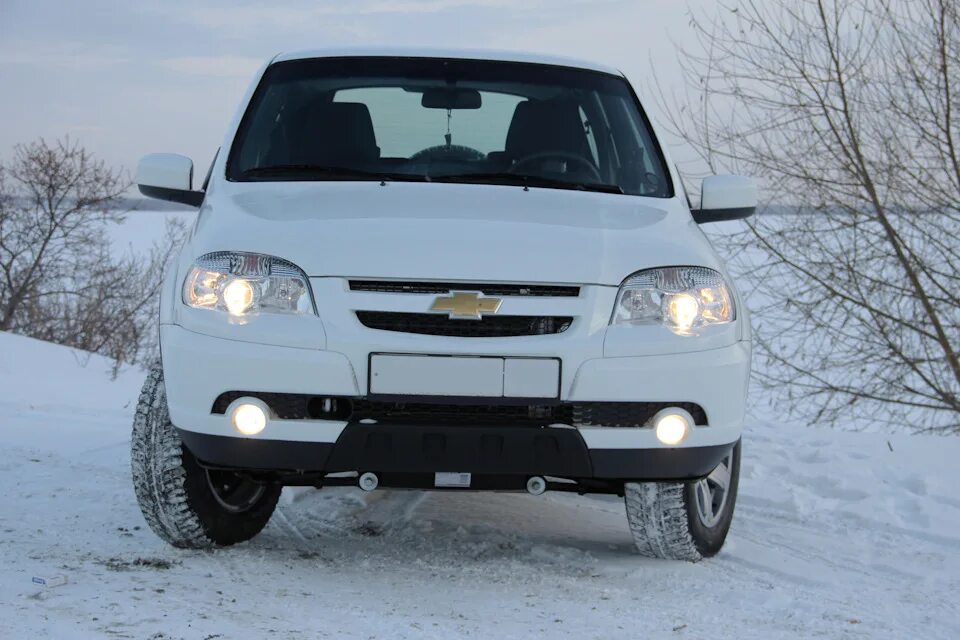 Купить вологодской области шевроле. Шевроле Нива gl. Фото Chevrolet Niva 163 регион. Нива Шевроле вид спереди фото. Купить Шеви ниву в Омской области.