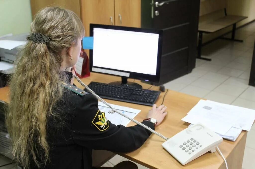 Как работает судебные приставы в городе. Работают судебные приставы. судебный пристав чернышковский.