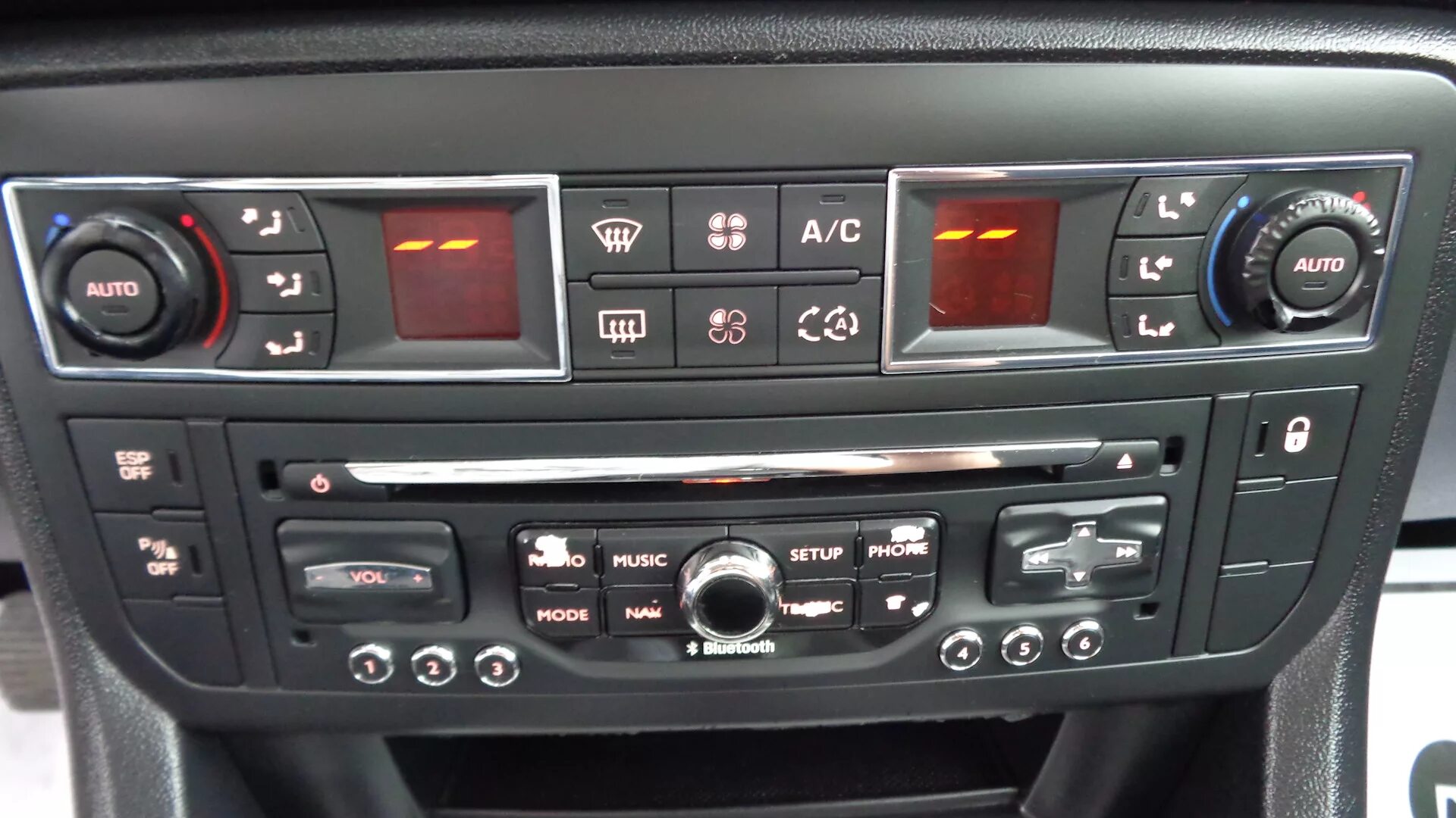Магнитола citroen. Citroen c5 магнитола. Магнитола ситроен с 5 2002. Магнитола citroen. Магнитола ситроен с3 2004.