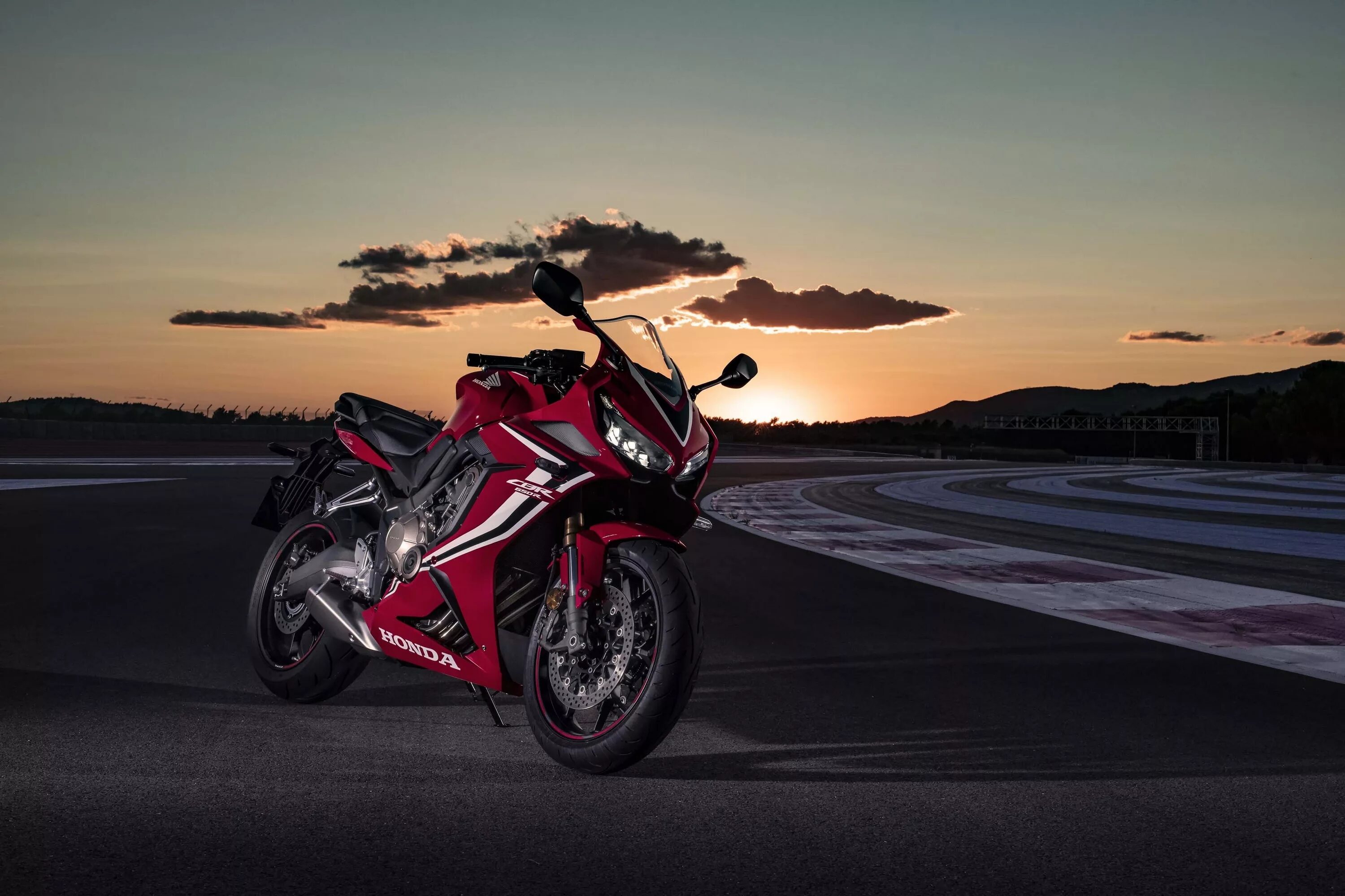 Cbr 8 100. Мотоцикл honda cbr650r. honda cbr650r 2021. хонда сбр 650р. хонда cbr 650 r.