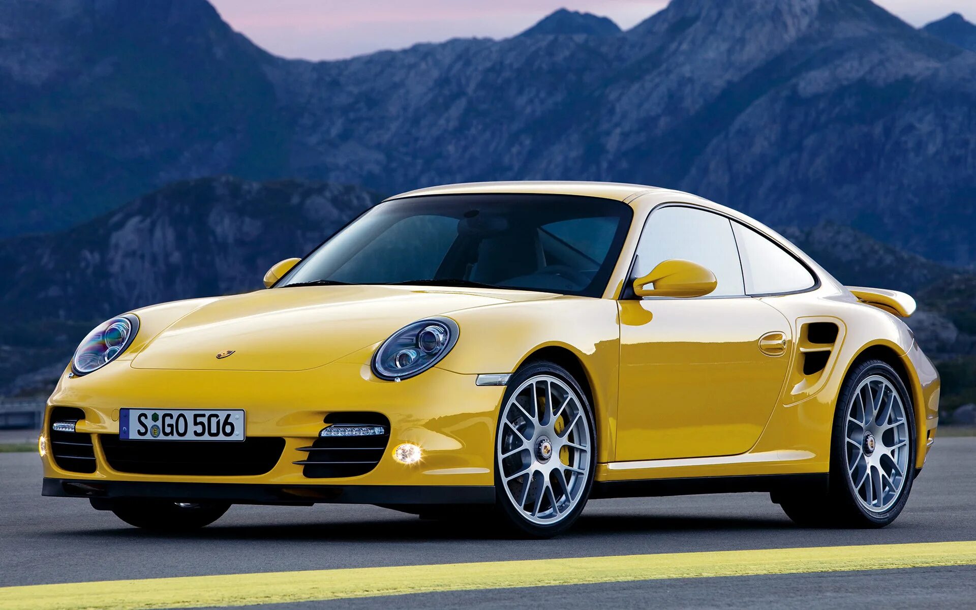Порше 911 турбо с. Порше 911 турбо 2009. Порше 911 желтый. Porsche 911 Turbo.