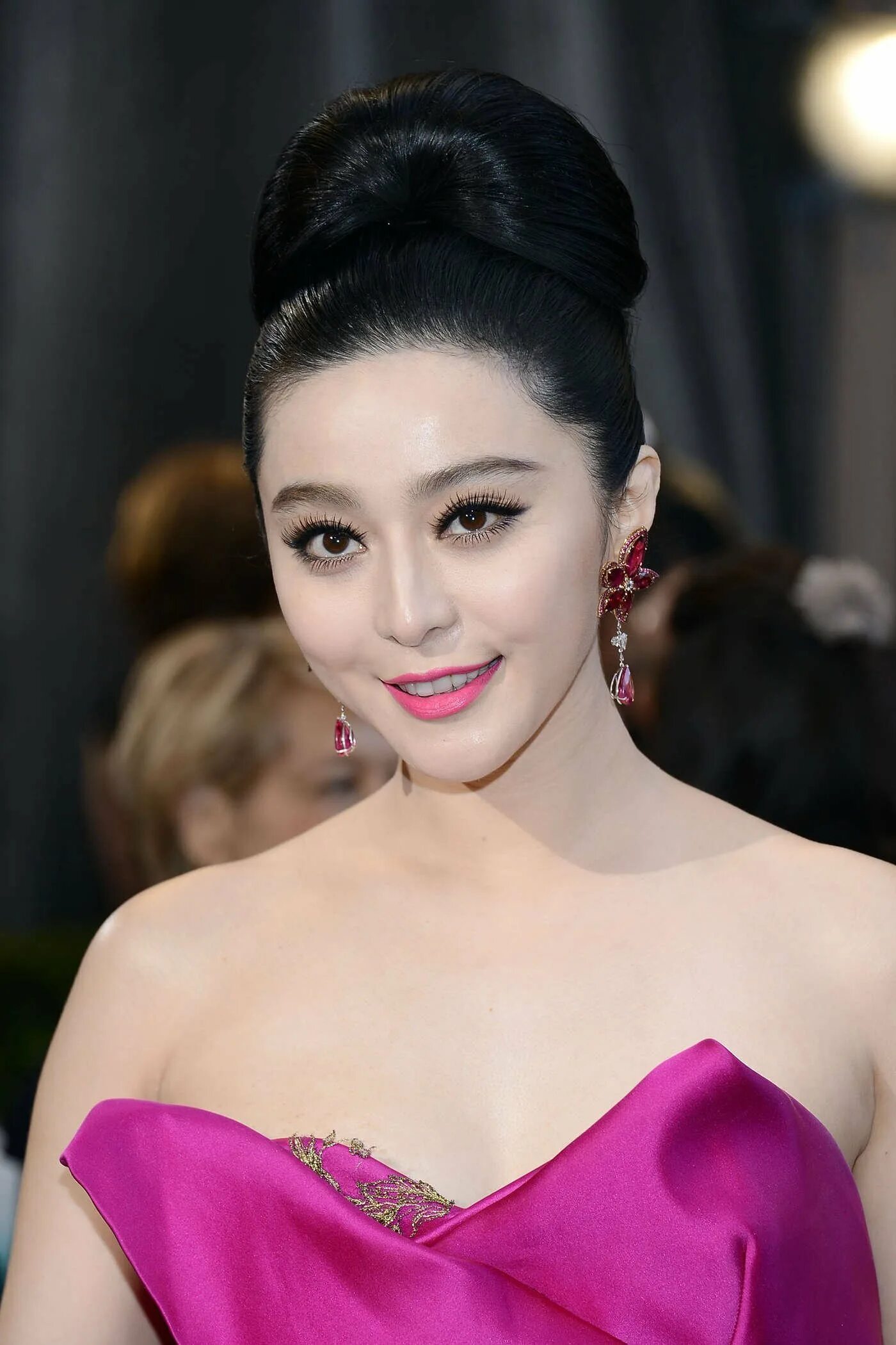 Fan bingbing. Фан бинь бинь. Фань бинбин 2022. Фан бинь бинь. Фань бинбин.