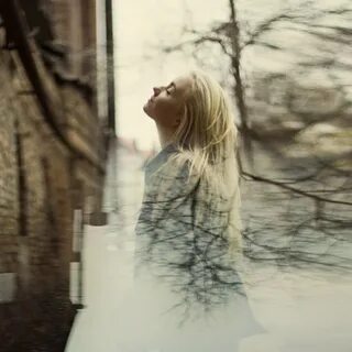 Песня плачет одинокая душа укутавшись в пальто