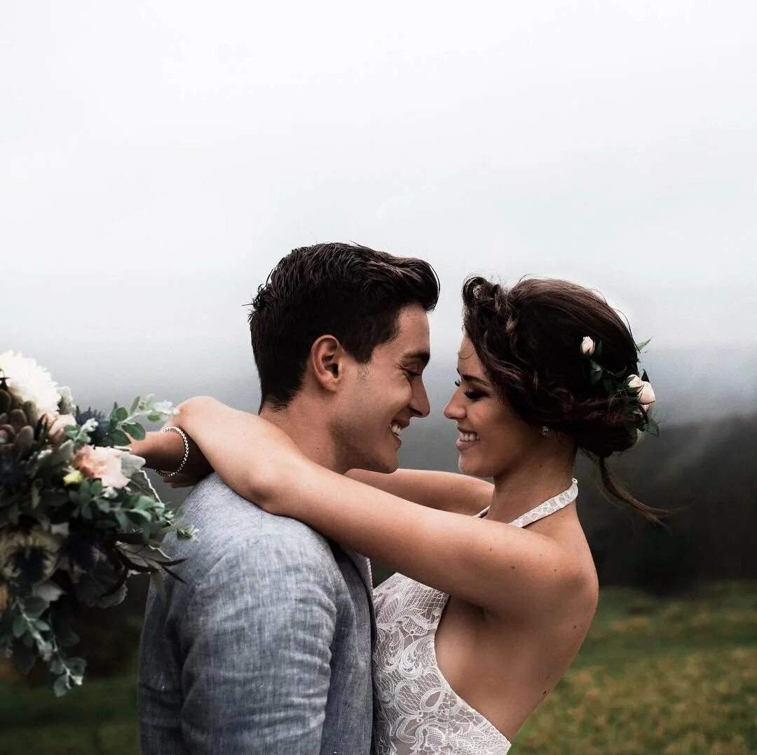 Счастливые влюбленные. Самый красивый парочки. Свадебные пары. Парень и девушка. Самый красивый парочки.