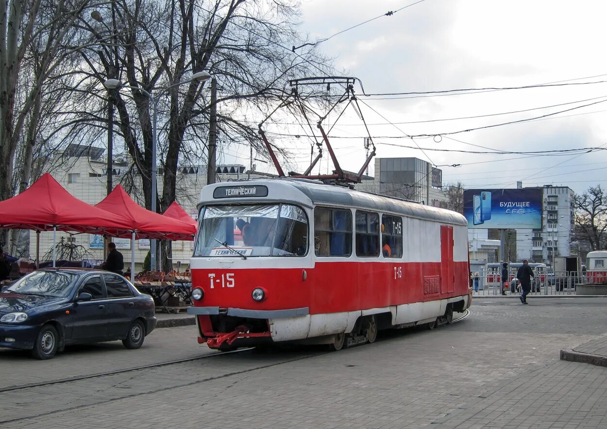 Трамвай 15 время. Трамвай 15 Донецк. Днепропетровск 15 трамвай. Tatra t15. Трамвай Донбасса.