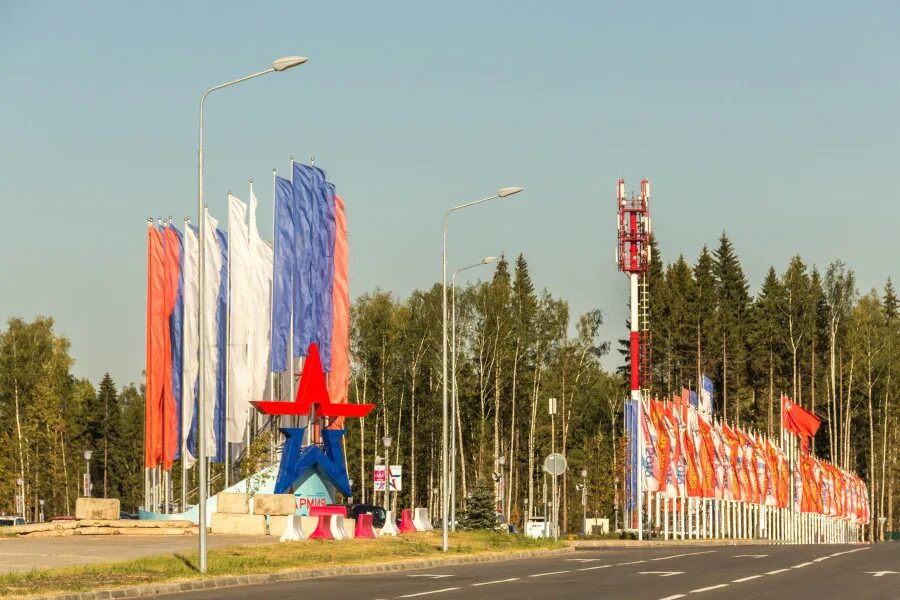 Парк на минском шоссе. Пару патриот. Парк на минском шоссе. Парк на минском шоссе. Парк на минском шоссе.