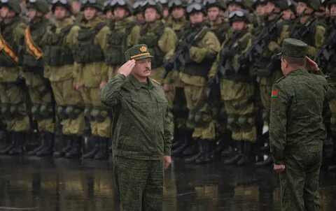 Лукашенко военное положение