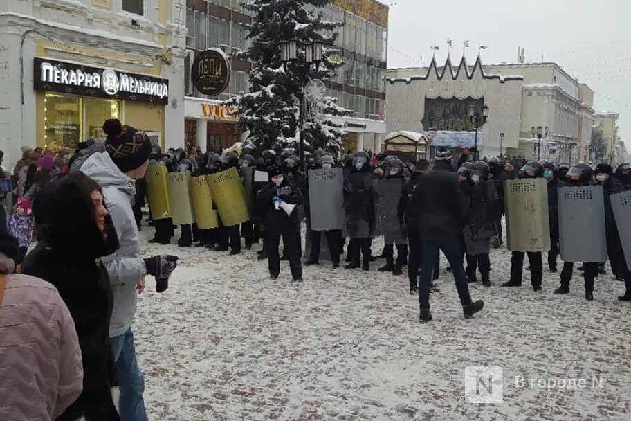 Митинг в нижнем новгороде. Протест Нижний Новгород 2021. Митинг Навального в Нижнем Новгороде. Митинг Навального 2021 Нижний Новгород. Антивоенный митинг Нижний Новгород.