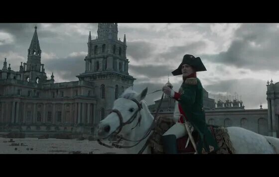 кристиан клавье в роли наполеона. хоакин феникс смотрит новости. наполеон фильм 2023. наполеон 2023 субтитры русский. наполеон фильм 2023.