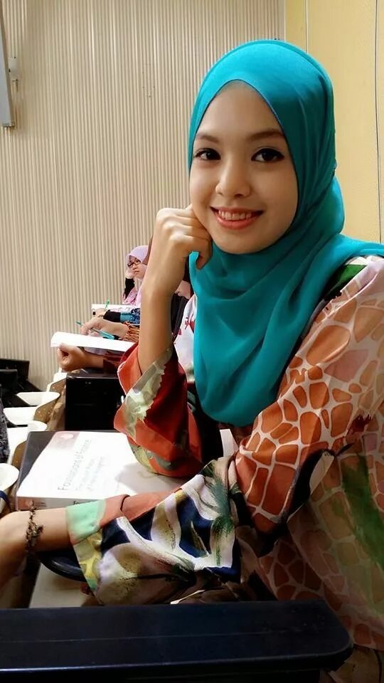 Indo guru terbaru. Twako jilbob. Kuentot ibuku. Jilbab pns jabar. Jilboobs 2022.