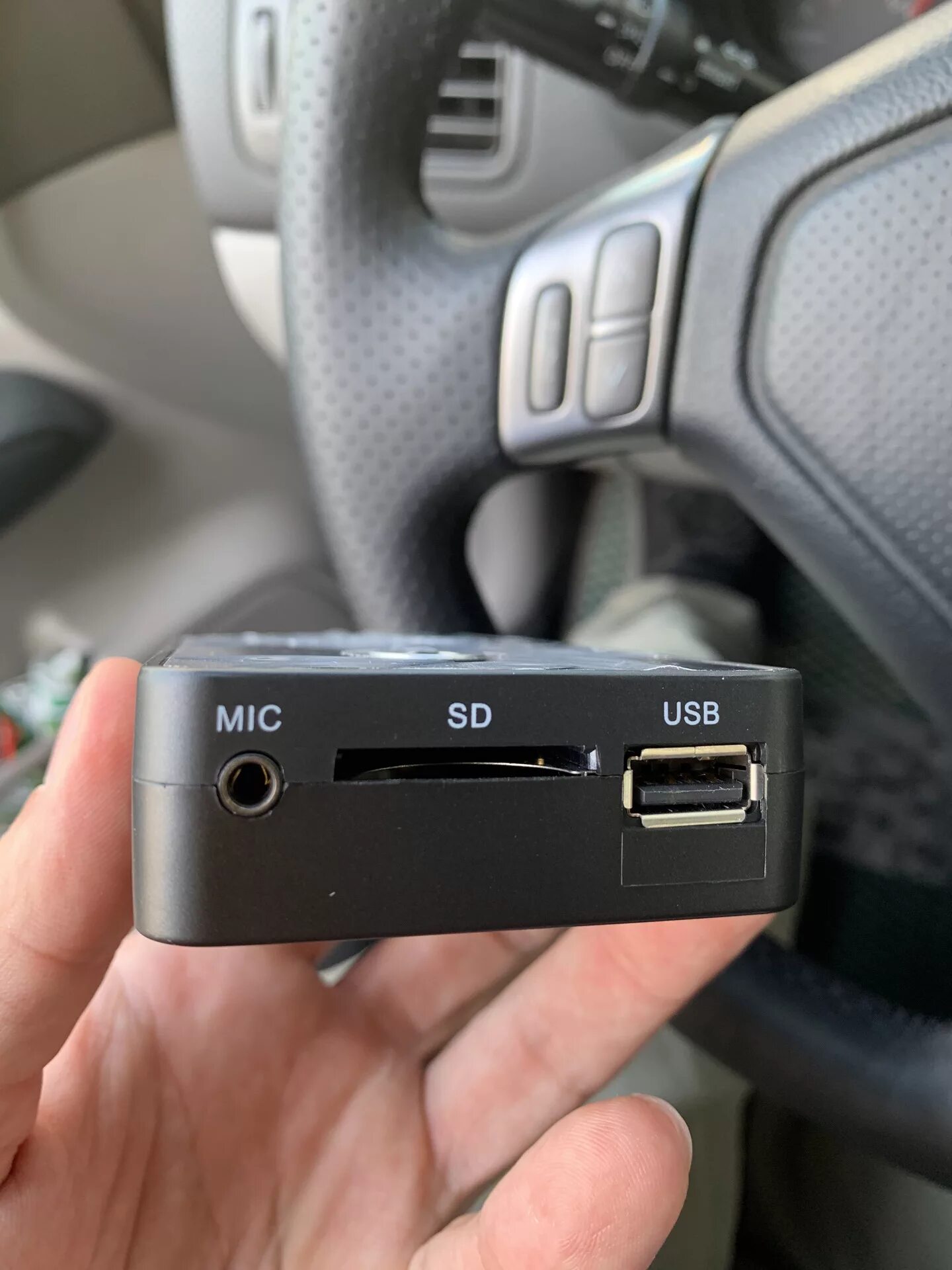 Usb блютуз в машину. USB блютуз адаптер для магнитолы в авто 3.5. BT адаптер для магнитолы aux USB. Блютуз адаптер для магнитолы Меган 2012. Bluetooth адаптер для магнитолы Golf 7.