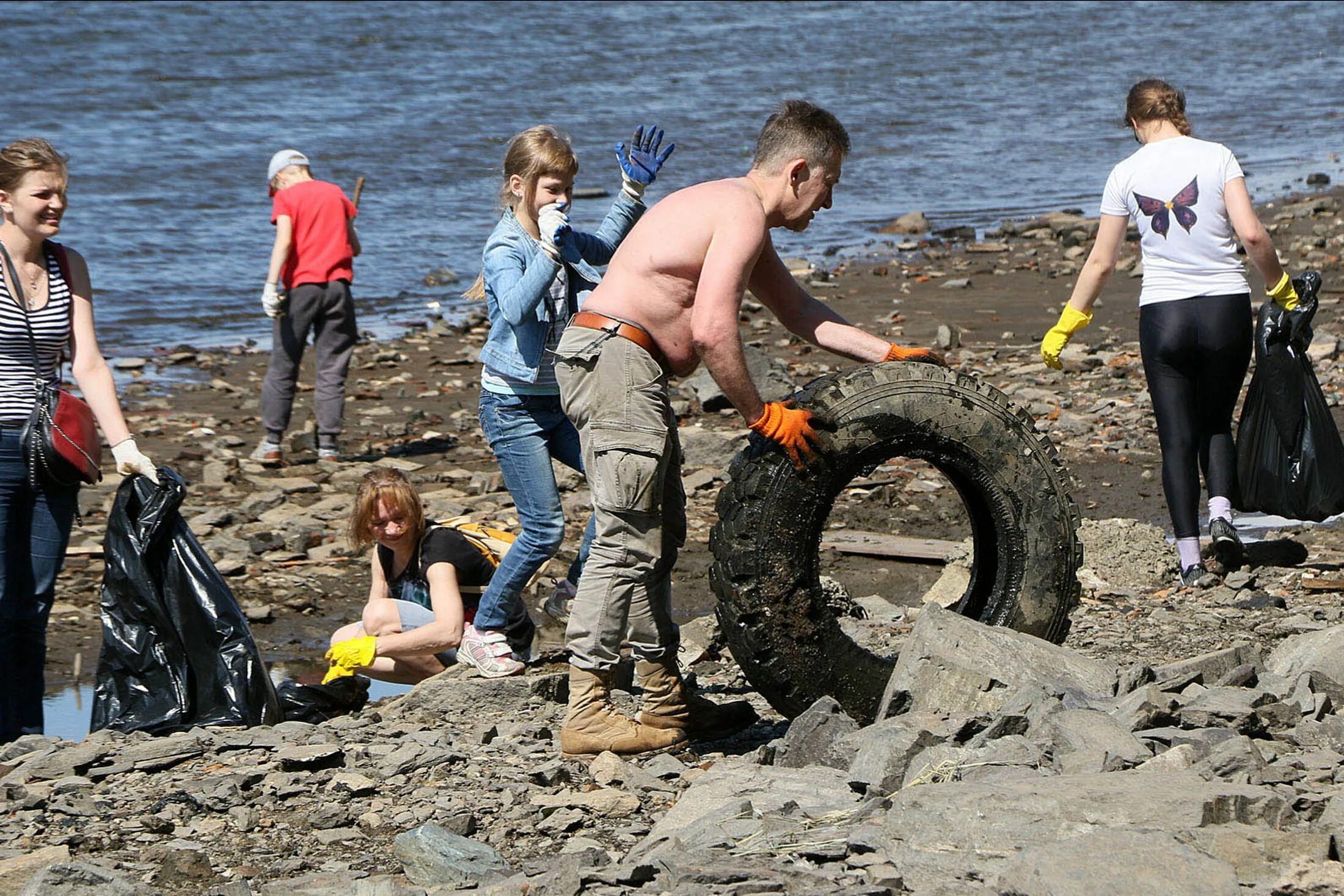 Экологическое состояние реки. Исеть отходы. Уборка реки исети екатеринбург. Река исеть екатеринбург исток реки. Исеть река плотинка в центре в екатеринбурге.