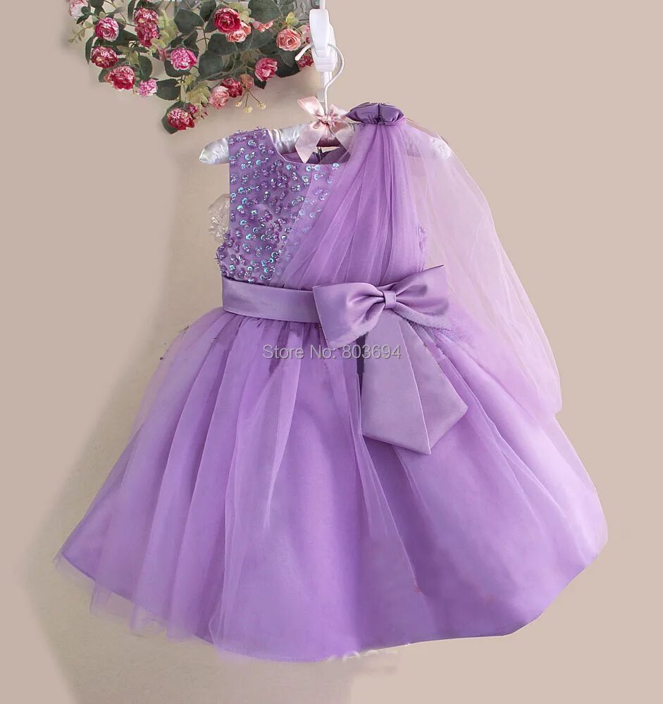 Нарядное платье для девочки. Праздничные платья для девочек. Шикарные детские платья. Сиреневое платье для девочки.