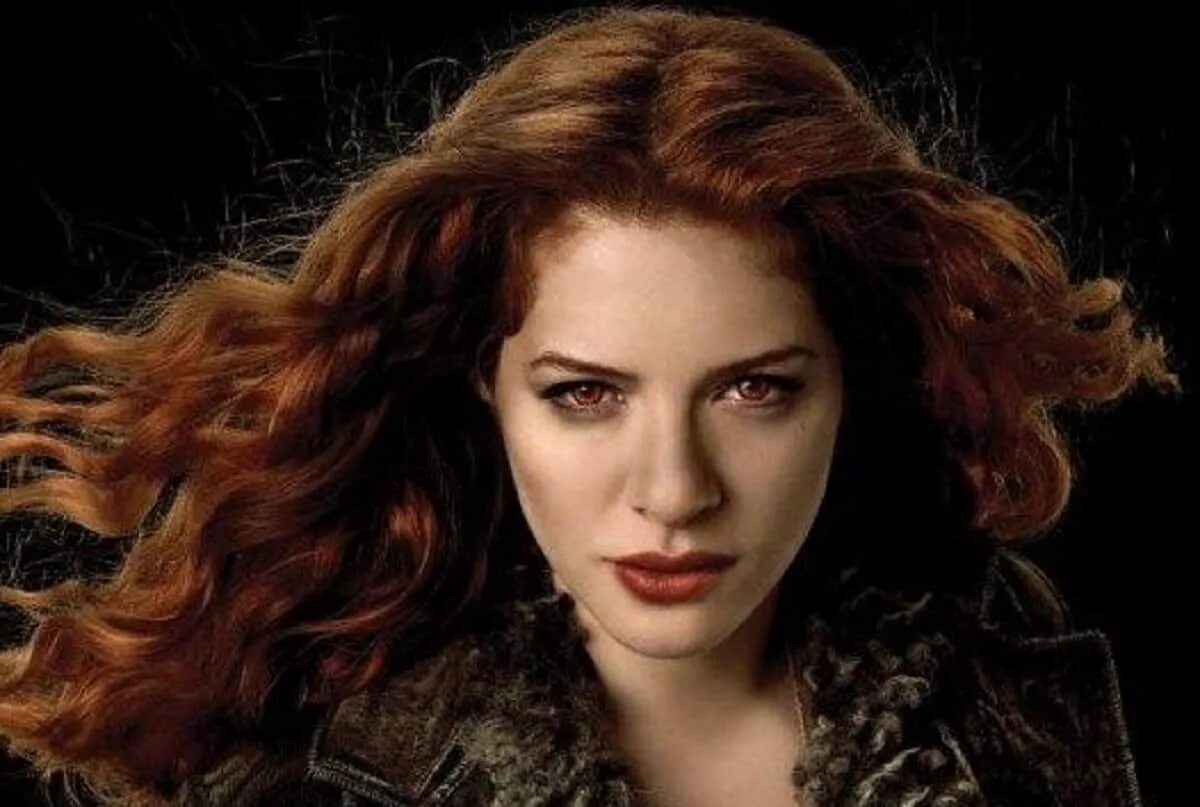 Сумерки вольтури джейн. Анджела сарафян сумерки сага. Никки рид сумерки розали. Актриса из вампиров. Джейн вольтури.