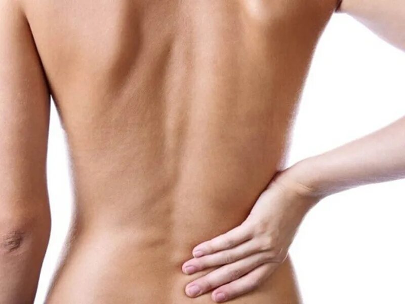 Боль в пояснице у женщин. Поясница справа у женщины причины. Поясница справа у женщины причины. Болит позвонок в середине спины. Почему болит спина.