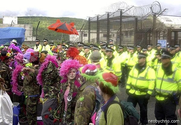 Клоун армия. Войска с клоунской формой. Армия клоунов. Армейский клоун. Rebel Army of Clowns.