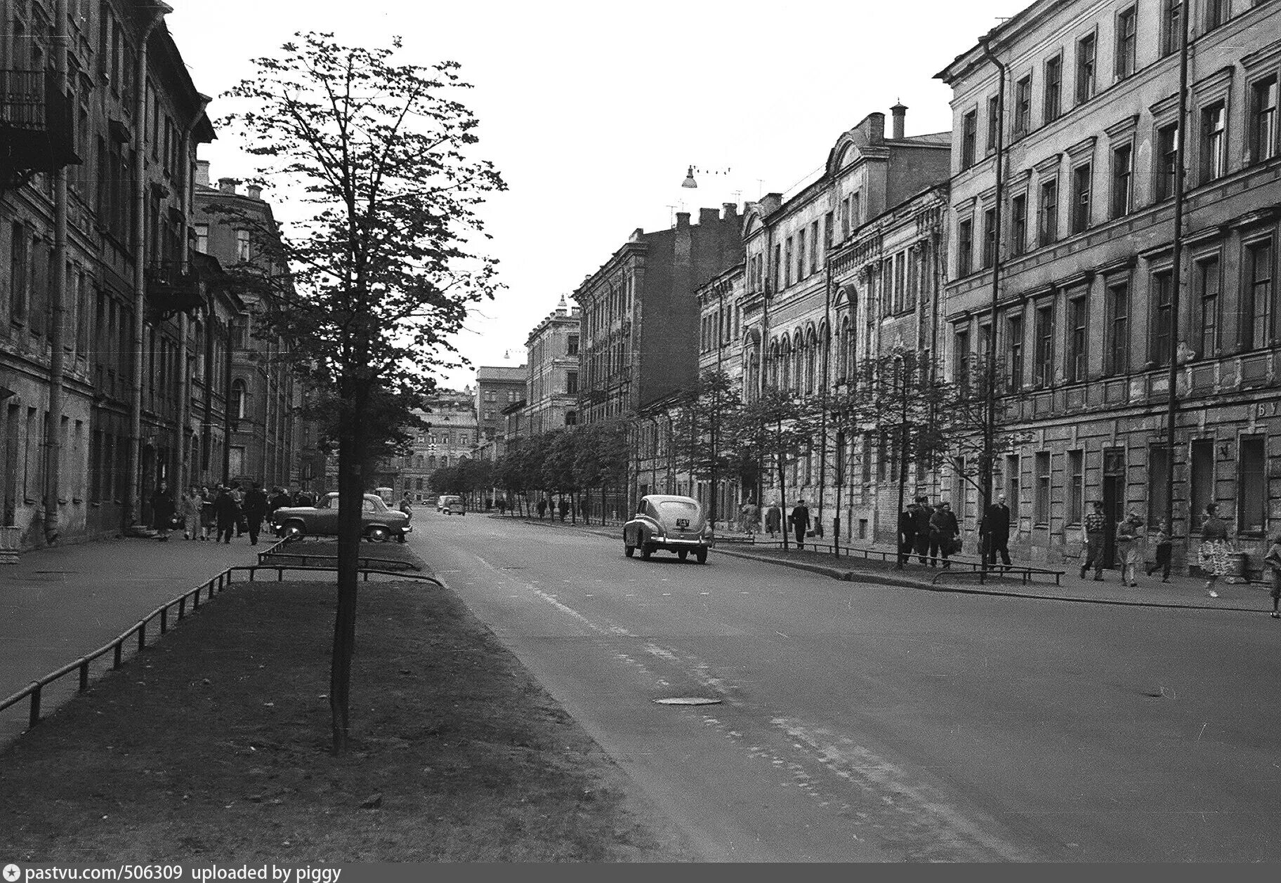 История санкт-петербурга. Гороховая 19 санкт-петербург. Адмиралтейская набережная старые фото. История улиц петербурга. Гороховая улица в санкт-петербурге 19 век.